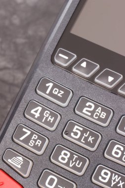 Kredi kartı okuyucu, nakit ödemelerde kullanılan bir cihaz. Ödeme terminali. Finans ve bankacılık kavramı