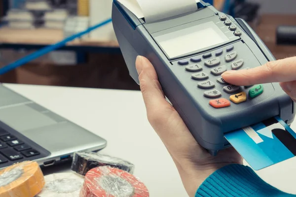 Betaalterminal Met Creditcard Winkel Cashless Betaalt Voor Het Winkelen Financierings — Stockfoto