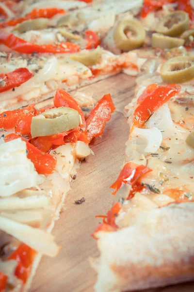 Frisch Gebackene Vegetarische Pizza Mit Gemüse Und Gewürzen Italienische Küche — Stockfoto