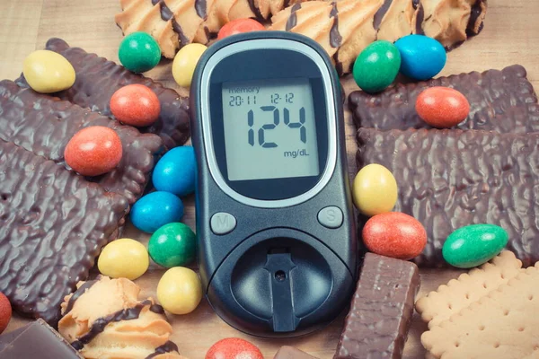 Glucometer Bad Result Measurement Sugar Level Heap Sweets Containing Lot — Stock Photo, Image