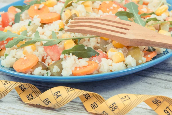 Ensalada Fresca Preparada Con Cuscús Verduras Comida Vegana Dietética Ligera —  Fotos de Stock