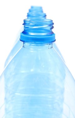 kullanılan plastik şişe maden suyu