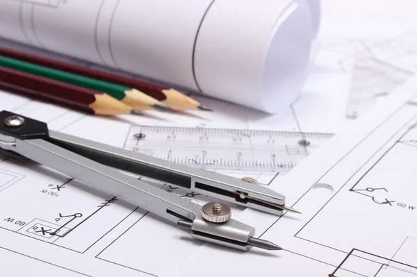 Rolde elektrische diagrammen en accessoires voor tekening — Stockfoto