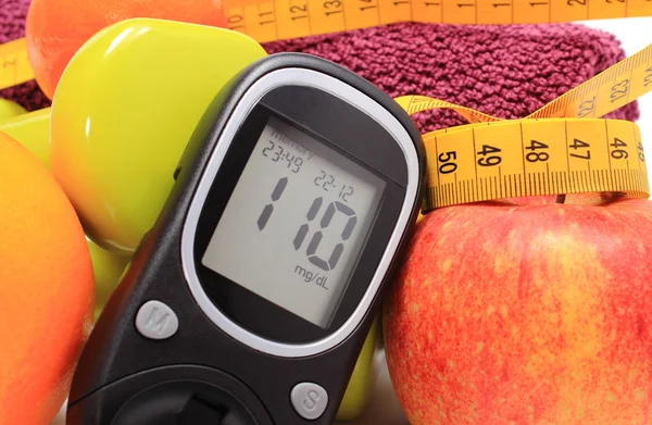 血糖値計、果物、巻尺、フィットネス用アクセサリー — ストック写真