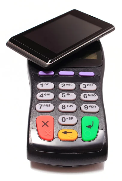 Ödeme terminal ve Nfc teknolojisi ile cep telefonu — Stok fotoğraf