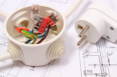 Elektrik kutusu ve çizim inşaat elektrik fiş