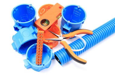Kullanılmak üzere elektrik tesisatı elektrik bileşenleri