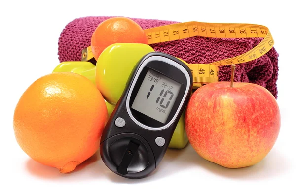 Glucomètre, fruits frais, ruban à mesurer, accessoires de fitness — Photo