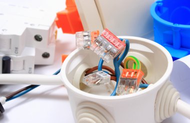 Elektrik Tesisatı için bileşenler