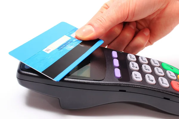 用非接触式信用卡，Nfc 技术支付的女人的手 — 图库照片