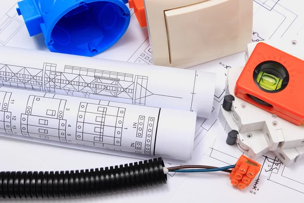 Elektrische Komponenten, Zubehör für technische Tätigkeiten und Diagramme — Stockfoto