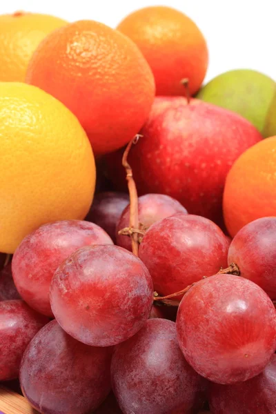 Крупный план свежих натуральных фруктов, здоровое питание — стоковое фото