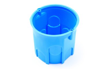 Beyaz zemin üzerine mavi elektrik kutusu