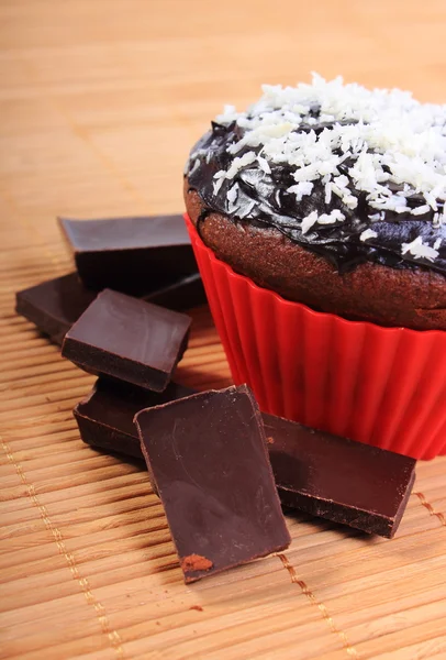 Muffins com coco dessecado e pedaços de chocolate — Fotografia de Stock