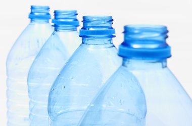 kullanılan plastik şişe maden suyu