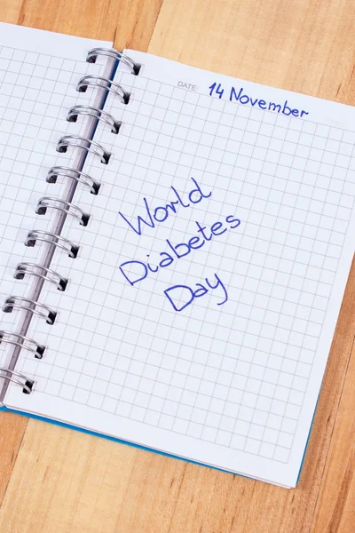 Dia Mundial da Diabetes escrito em caderno — Fotografia de Stock