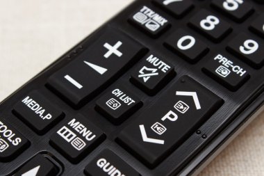 Televizyon için uzaktan kumanda üzerindeki düğmeler