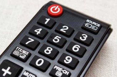 Televizyon için uzaktan kumanda üzerindeki düğmeler