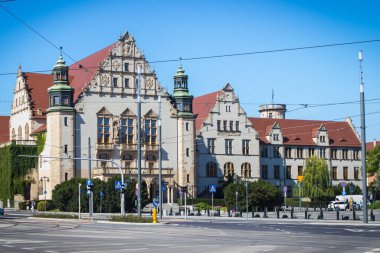 Poznan, Polonya - 21 Eylül 2025: Polonya Poznan kentindeki Adam Mickiewicz üniversite binası