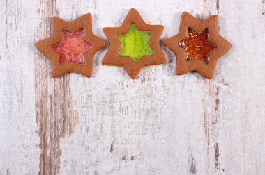 Vitray gingerbread eski ahşap arka plan, Noel zamanı üzerinde