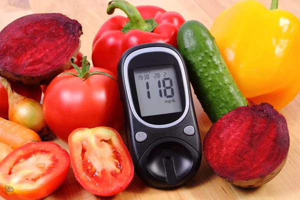 野菜と木の面、健康な生活様式、栄養、糖尿病の血糖値計 — ストック写真