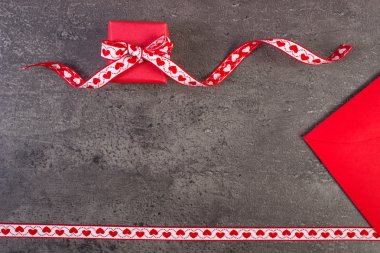 Sevgililer günü, kopya alanı metin için şerit ve aşk mektubu ile hediye