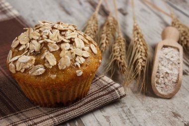 Başak çavdar, yulaf, çavdar unu ile taze kek lezzetli sağlıklı tatlı
