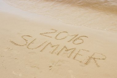 Yaz deniz kenarında plajda kum çizilmiş 2016