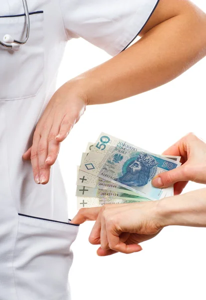 Vrouw arts weigeren steekpenningen of smeergeld, concept van corruptie — Stockfoto