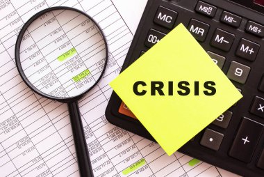 Metni hesap makinesinde olan renkli bir etiket.