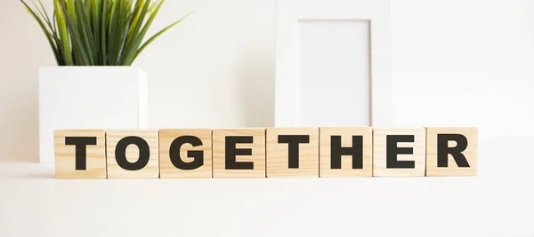 Cubi Legno Con Lettere Tavolo Bianco Parola Insieme Sfondo Bianco — Foto Stock