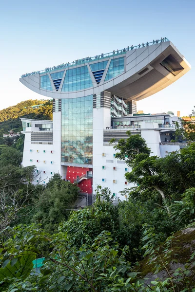 Peak Tower Atop Victoria Peak em Hong Kong — Fotografia de Stock