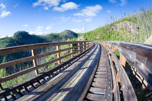 Trestle histórico en el Parque Provincial Myra Canyon, Canadá — Foto de Stock