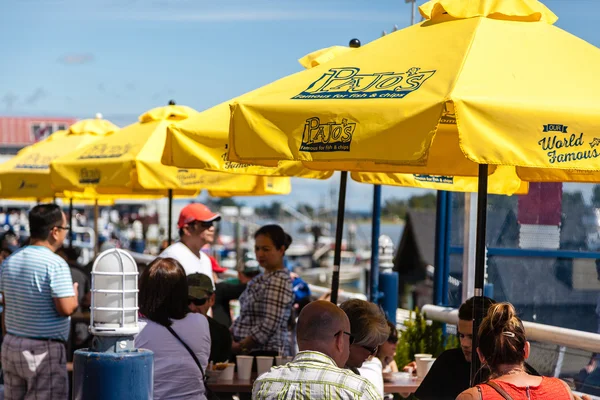 Restaurante flutuante no Steveston Village Fisherman 's Wharf em Ri — Fotografia de Stock