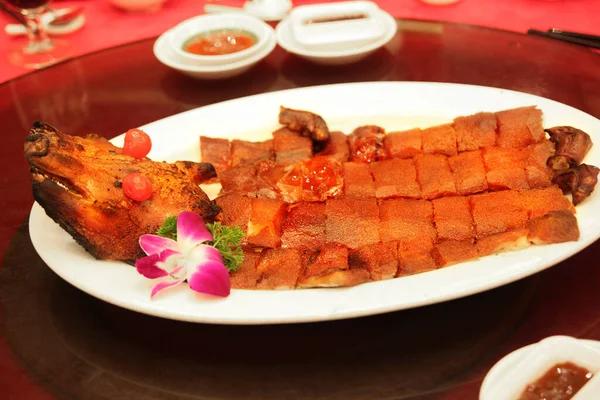 Traditional Hong Kong Style Bbq Roasted Suckling Pig Typically Served — Stock Photo, Image