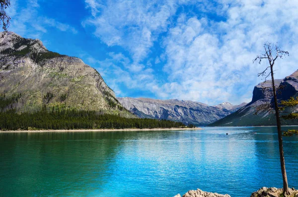 Beautiful Calm Lake Minnewanka Canadian Rockies Banff National Park Alberta — Stock Photo, Image