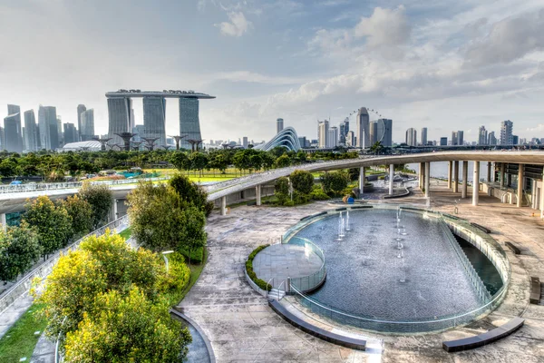 新加坡天际线从滨海湾水坝 — 图库照片