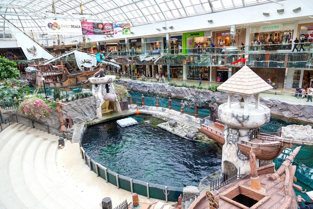 West Edmonton Mall In Alberta Canada Stock Editorial Photo C Ronniechua