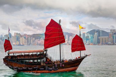 Hong Kong Landscape: Çin yelkenli Victoria Harbor