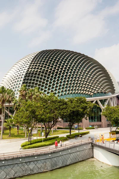 Singapur Landmark: Esplanade tiyatro on the Bay — Stok fotoğraf