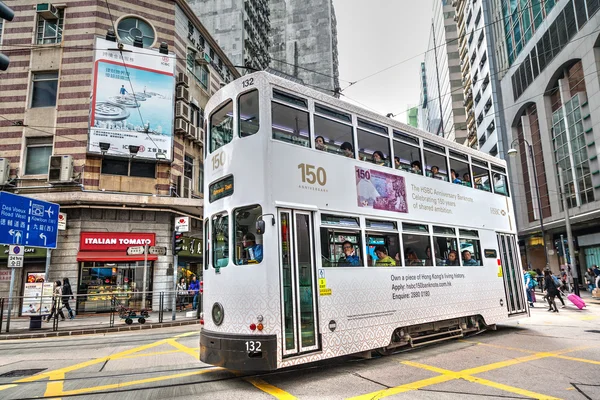 Bus tramwajem zabytkowym Hong Kong w centralnej dzielnicy — Zdjęcie stockowe