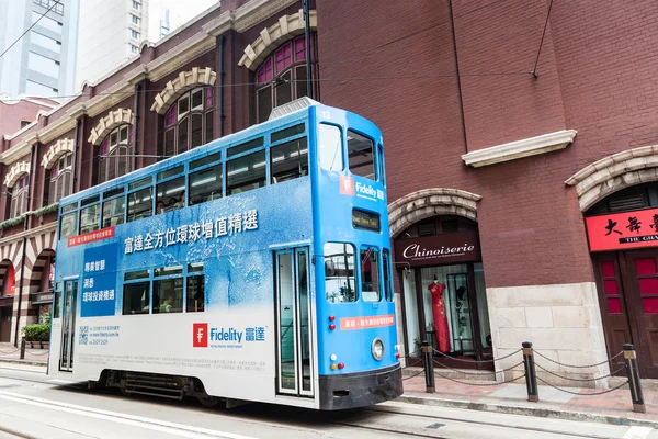 Zabytkowym Hong Kong tramwaj w dzielnicy — Zdjęcie stockowe