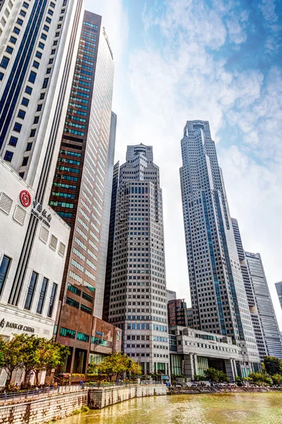 Singapore Landmark: HDR of Boat Quay on Singapore River — Stock Photo, Image