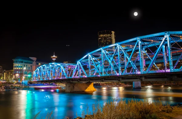Full Moon Over Langevin Bridge Şehir Calgary