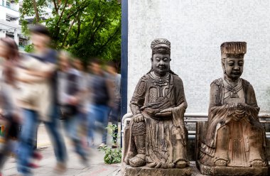 Hong Kong meşgul sokak köşesinde