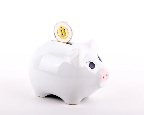 Концептуальні Bitcoin в Piggy Bank — стокове фото