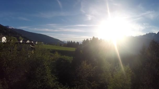 Panorama montano con alberi — Video Stock