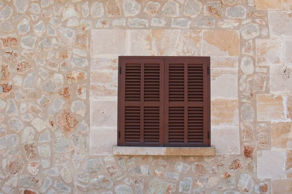 Fachada mediterránea con ventana —  Fotos de Stock
