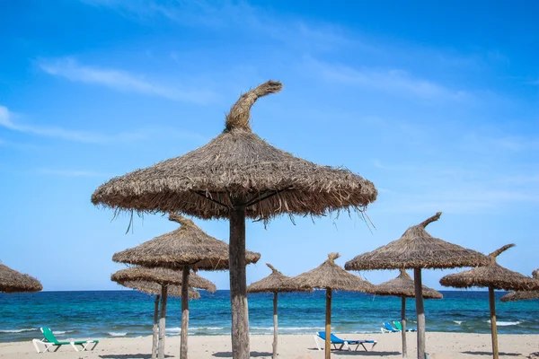 Hermosa playa mediterránea — Foto de Stock