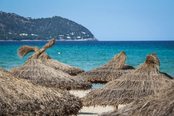 Hermosa playa mediterránea — Foto de Stock